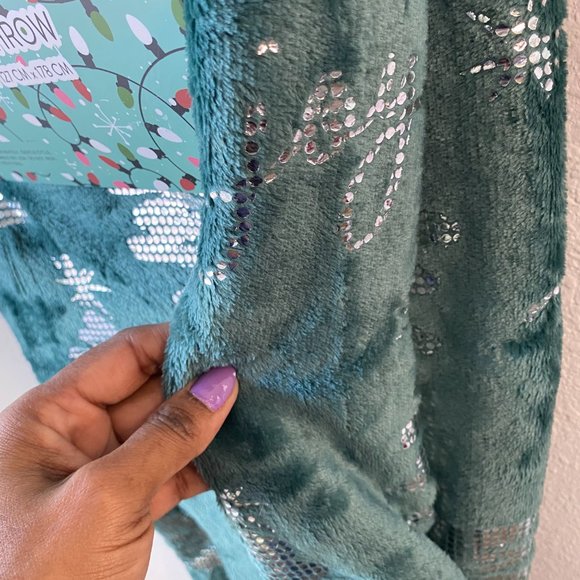 Merry vibes green blanket silver Christmas tree Joy printed Throw 50x70 new - Picture 4 of 5